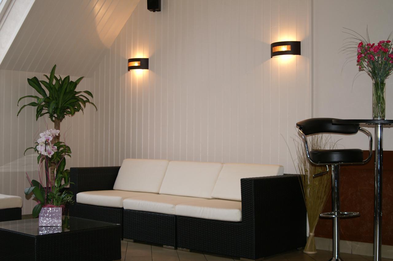 L'Arvor Hotel Guer Exterior photo